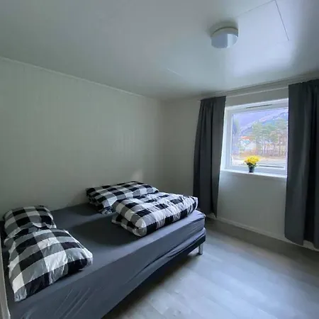 Crystal Apartments, D アパート ストリン