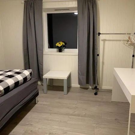 アパート Crystal Apartments, D ストリン