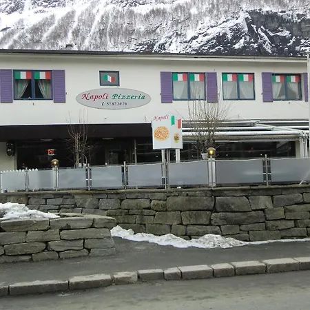 Crystal Apartments, D * ストリン